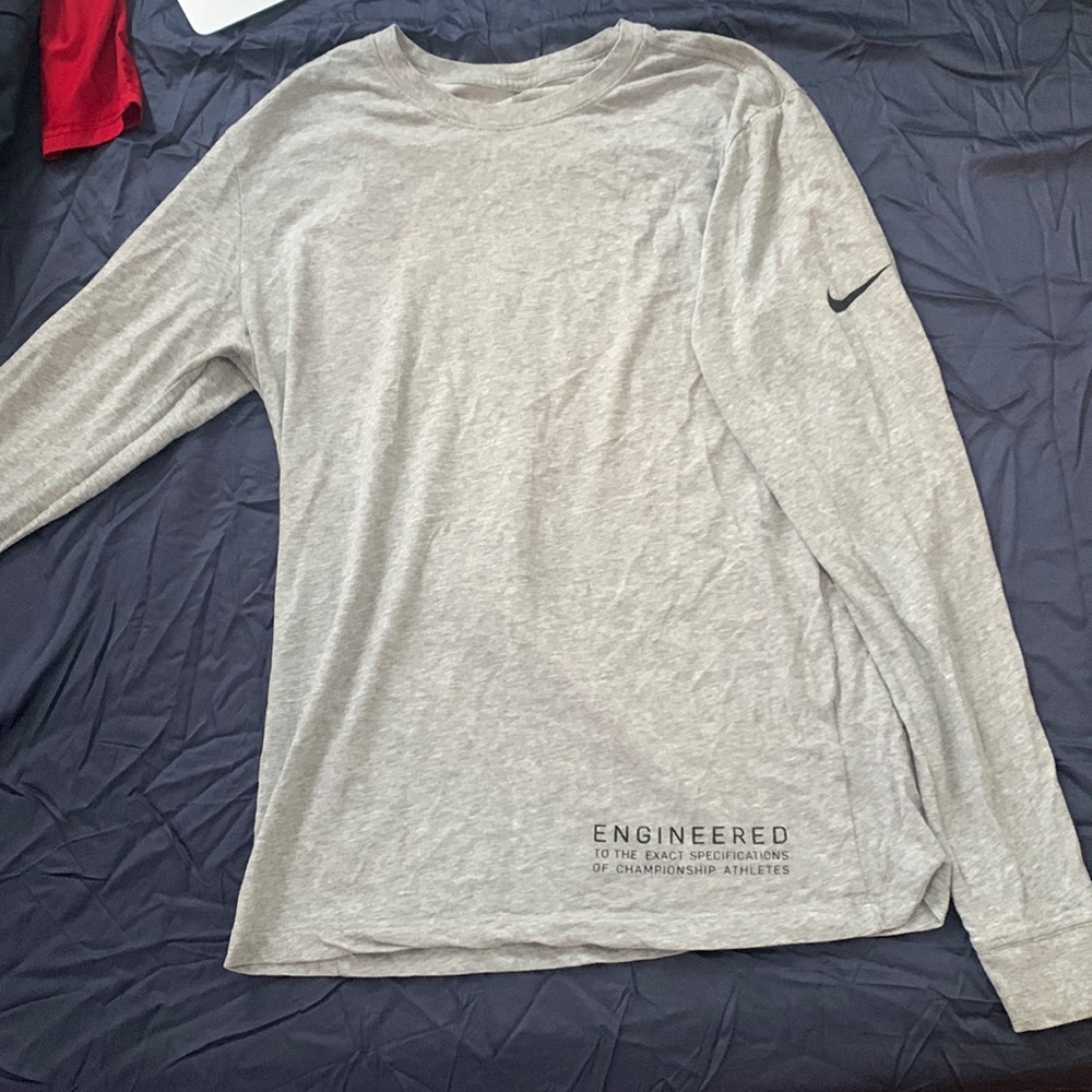 Nike long sleeve tee (small) gray/black